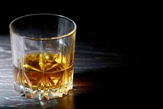 ウイスキーの飲み方の王道といえば?