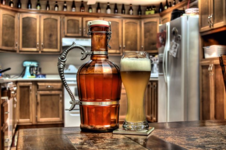 ビールをテイクアウトできる水筒「グラウラー」を知っていますか?