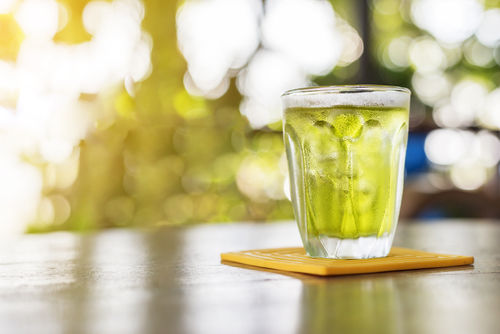 緑茶ハイの魅力とは?