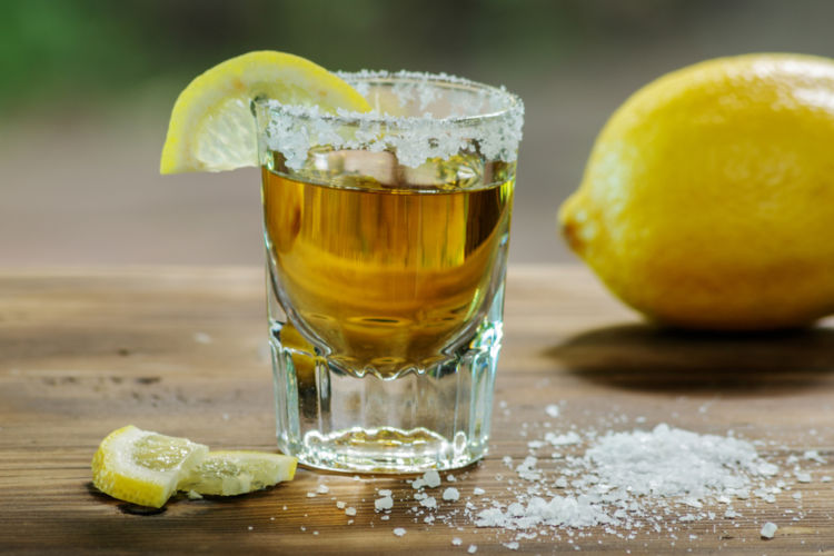 テキーラにレモン? 定番の塩+ライムだけではない、テキーラの飲み方を紹介