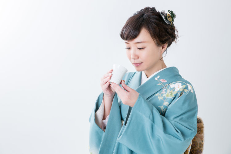 唎酒師(利酒師・ききさけし)は日本酒ソムリエの資格! 唎酒師になる方法や必要なスキル、費用などを紹介