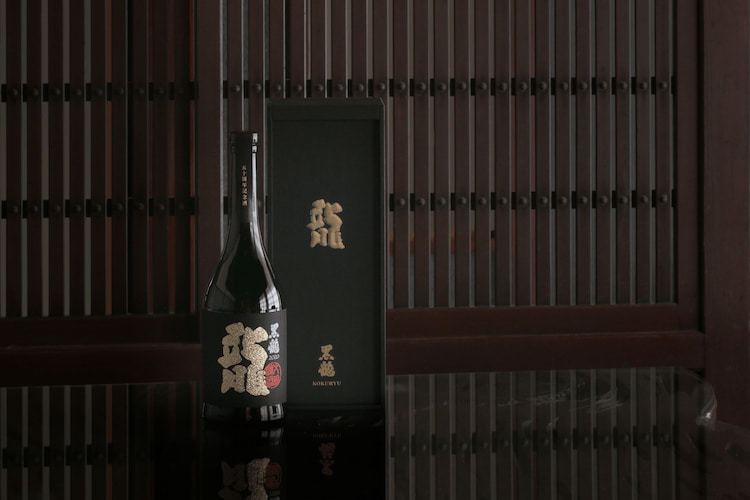 “吟醸蔵”としての黒龍酒造を生んだ歴史ある一本。「黒龍 大吟醸 龍」 の五十周年記念酒が発売