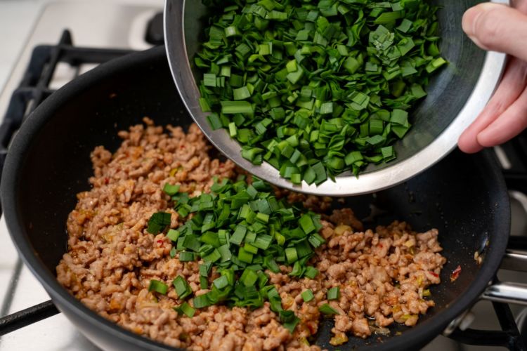 ニラ辛味噌そぼろの材料と作り方