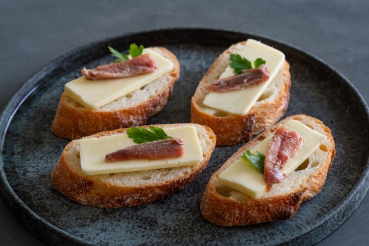 アンチョビバターブルスケッタ