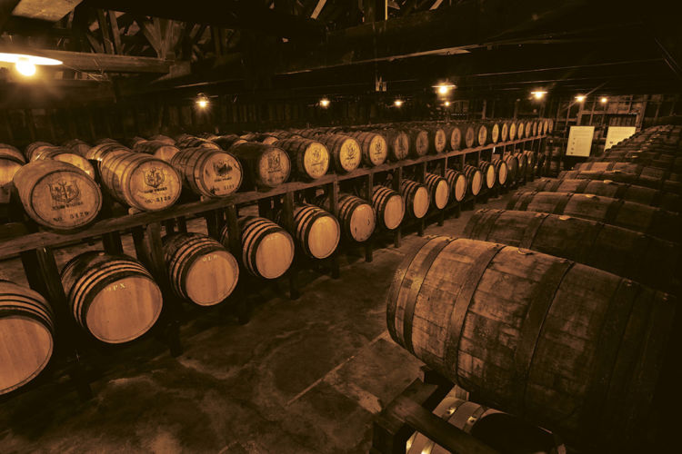 津貫で生まれたシングルモルトが三冠達成