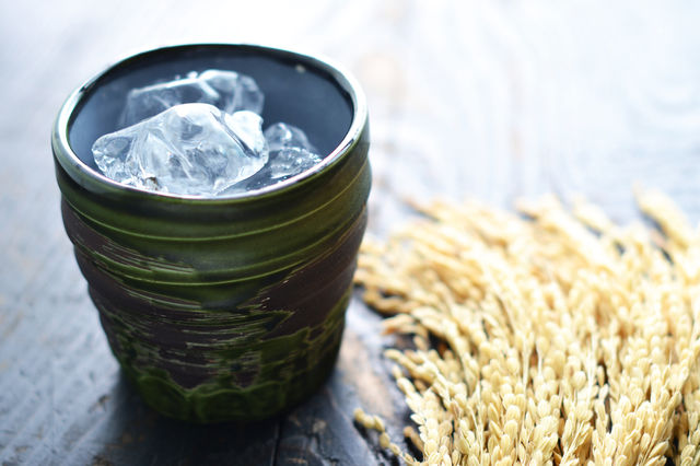 米焼酎と原料の米