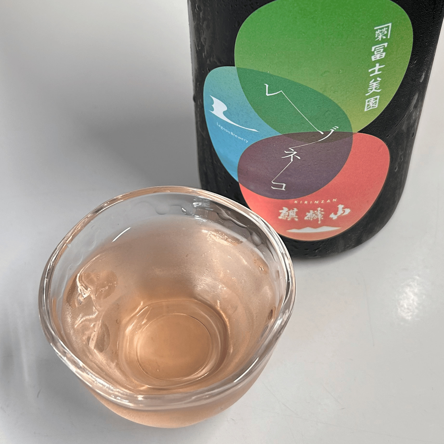 レゾネコは梅とお茶由来でキレイなピンク色に