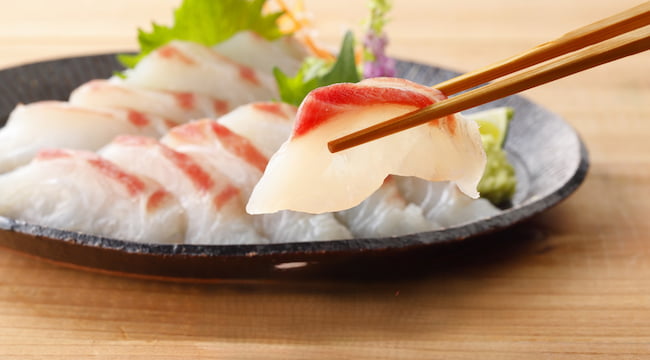 鯛など白身魚やホタテの刺身